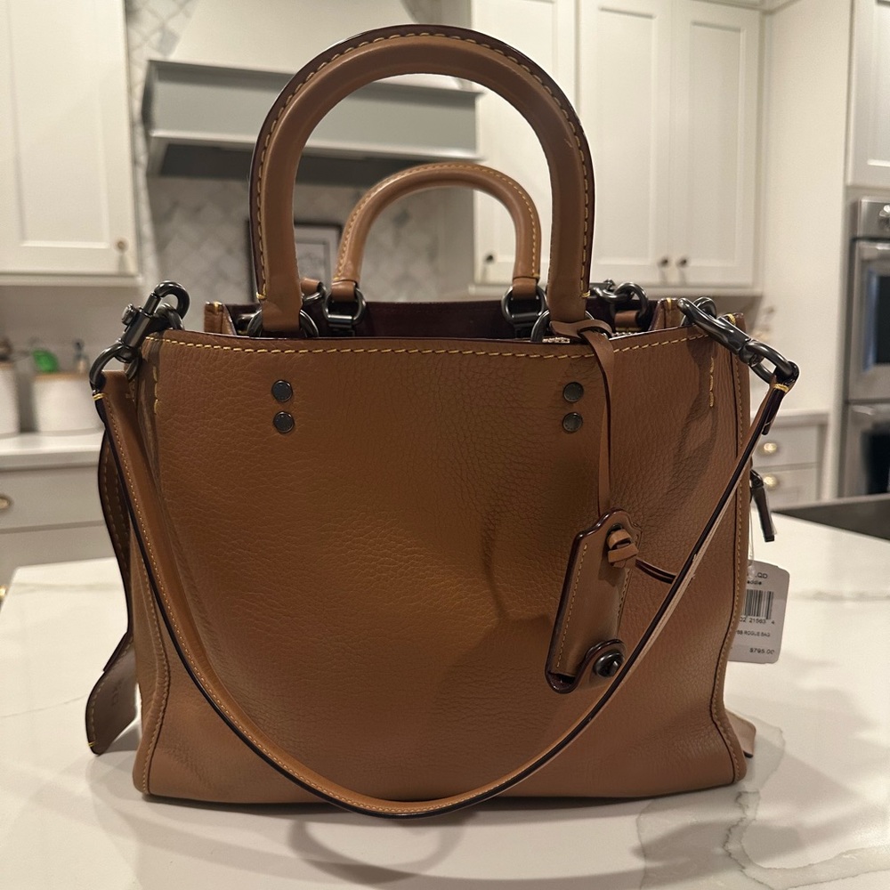 2nd Generation Coach Rogue 1941 in Light Saddle